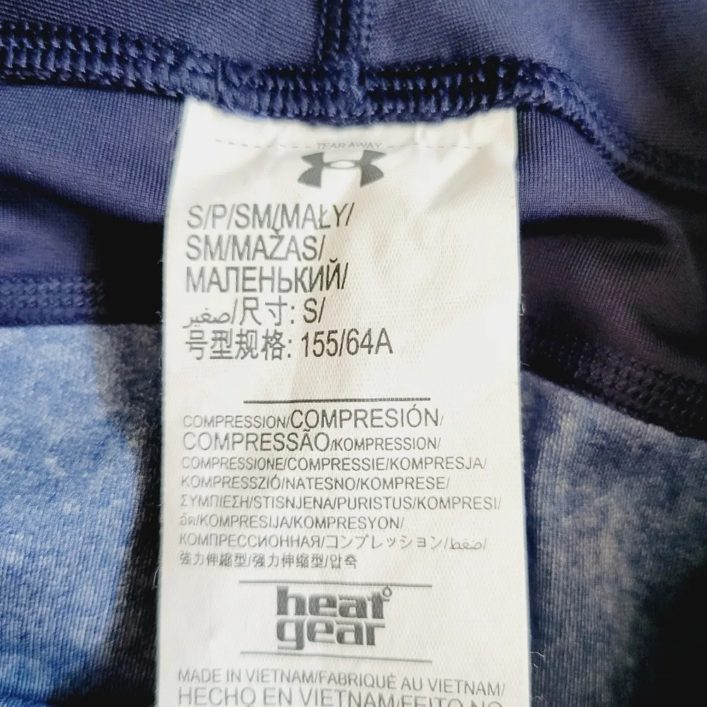 Under Armour  Blue Heat Gear Capri Size Small - Image 6