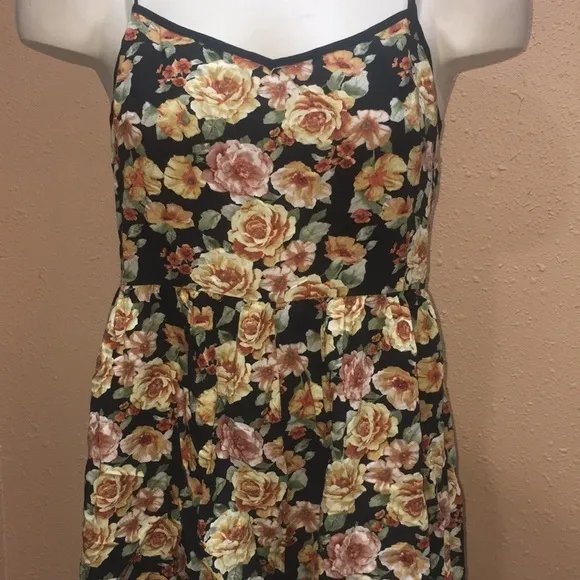 Forever 21 floral spaghetti strap romper - Image 2