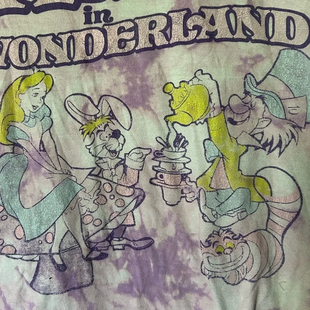 Disney Alice in Wonderland purple short sleeve tie dyed t shirt  size s - Image 6