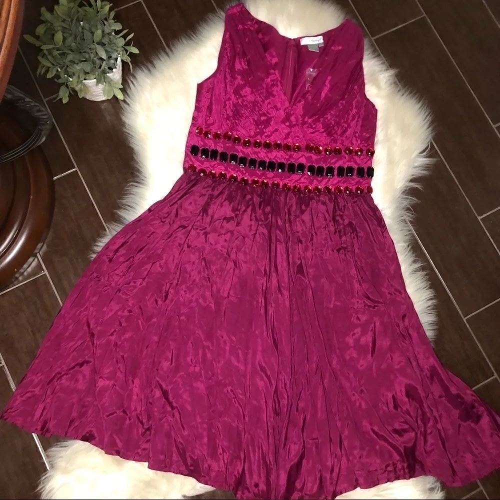 Spiegel fuchsia dress with gemstones in waistline - Image 2