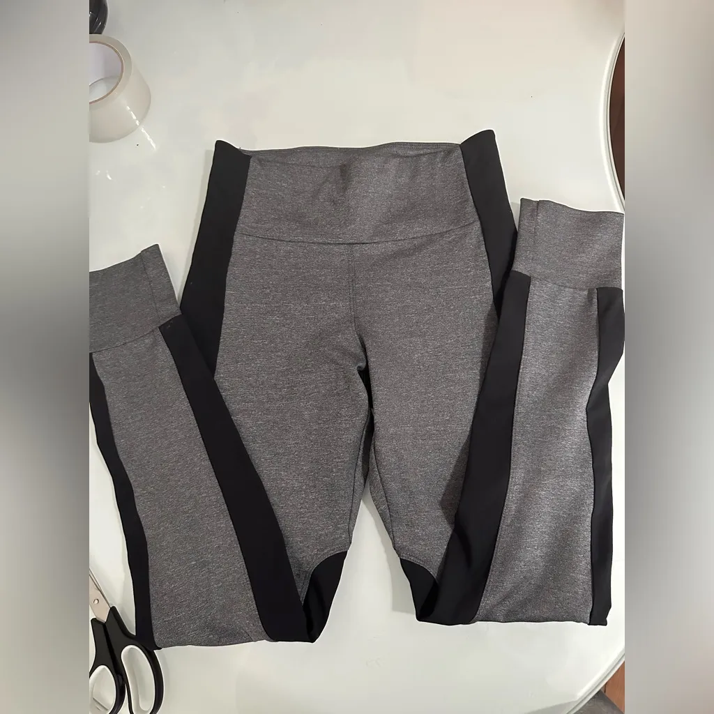 Athleta Charcoal and Black Leggings - Image 2