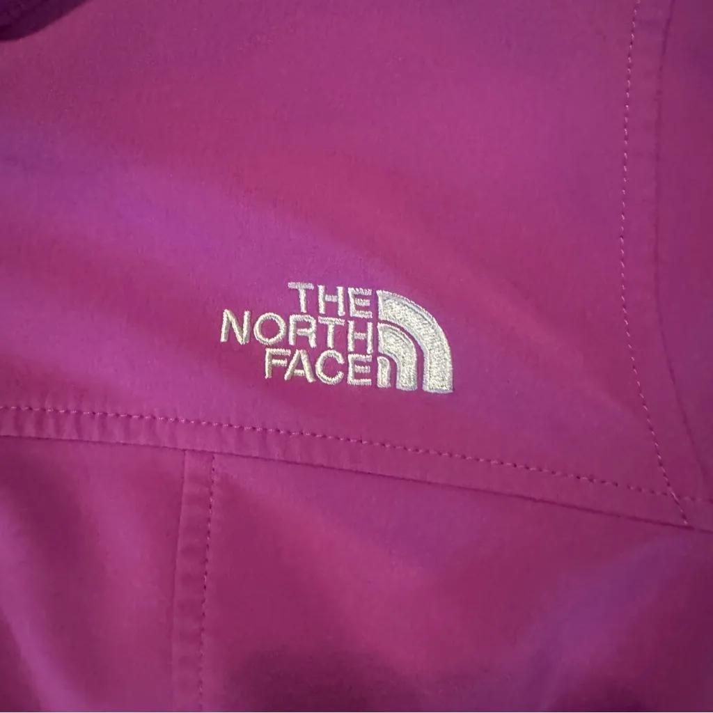North Face women’s Medium lightweight jacket - Image 3