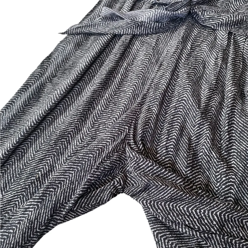 Di Trevi Vintage 90s Gray Black Eclectic Animal Print Tie Front Funky Jumpsuit Size 12 - Image 2