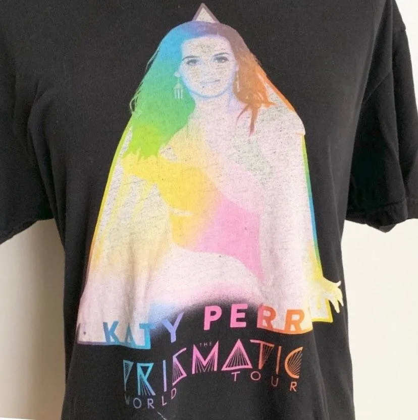 Prismatic World Tour - Image 3