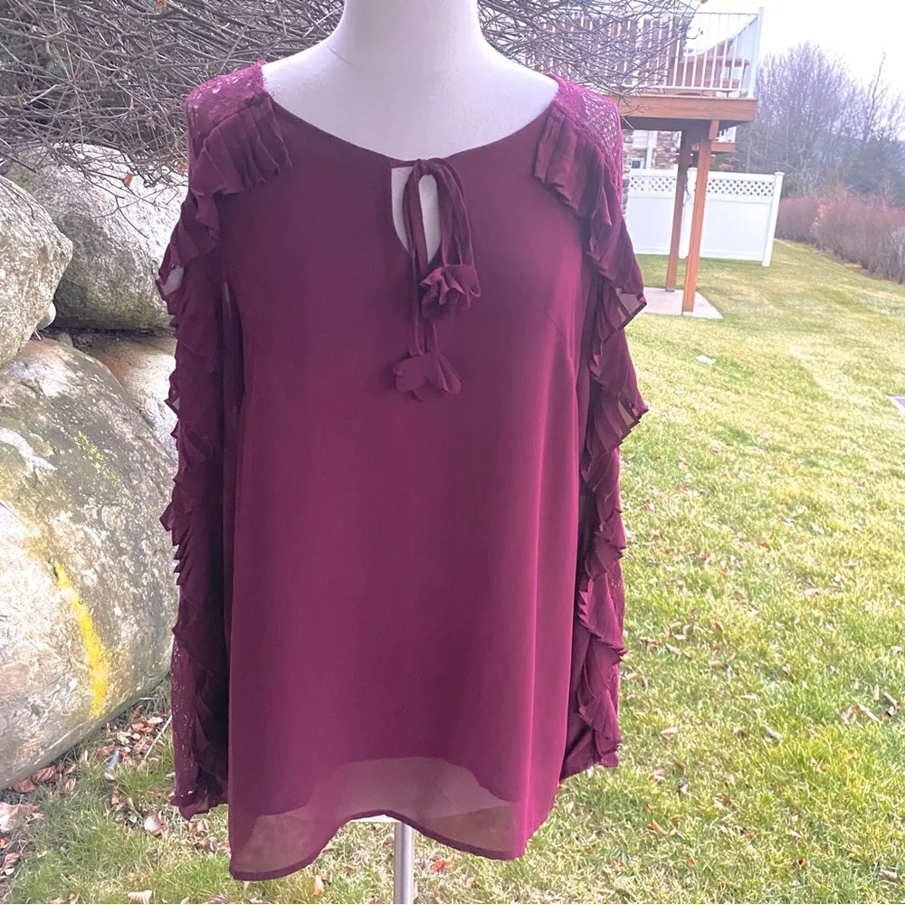 Beciga Boutique Maroon Ruffled Blouse Purple Size M - Image 5