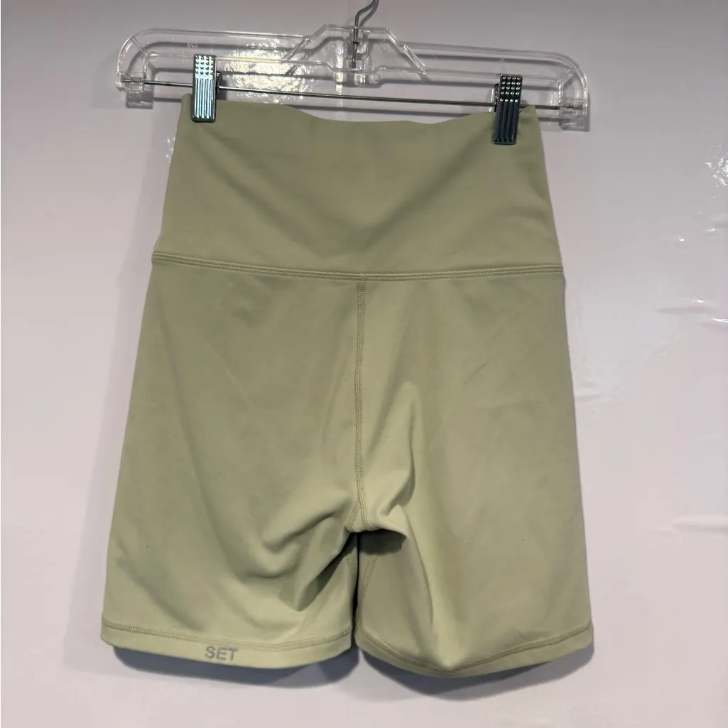 Light Green Set Active Women's High-Waisted Shorts - Image 5
