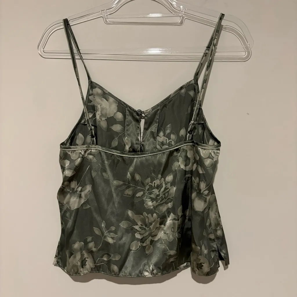 Valerie Stevens silky satin Floral Pajama Set Tank and Shorts green size small - Image 7