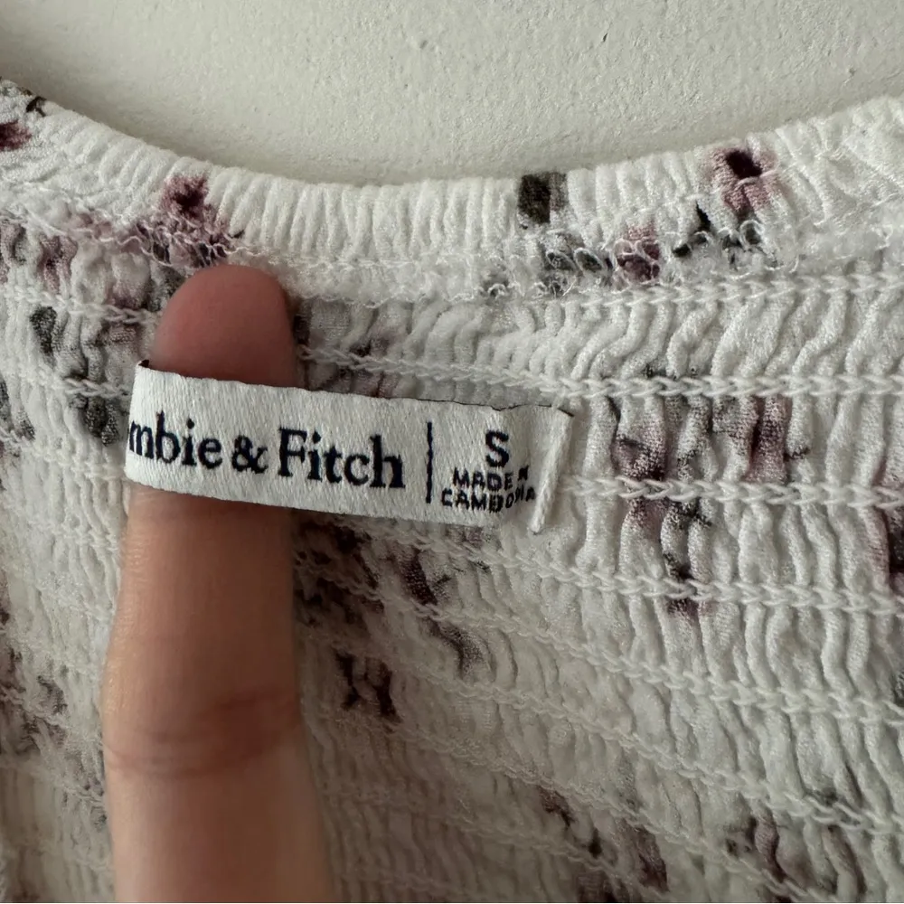 Abercrombie & Fitch White and Pink Floral Puff Sleeve Bodysuit - Image 6