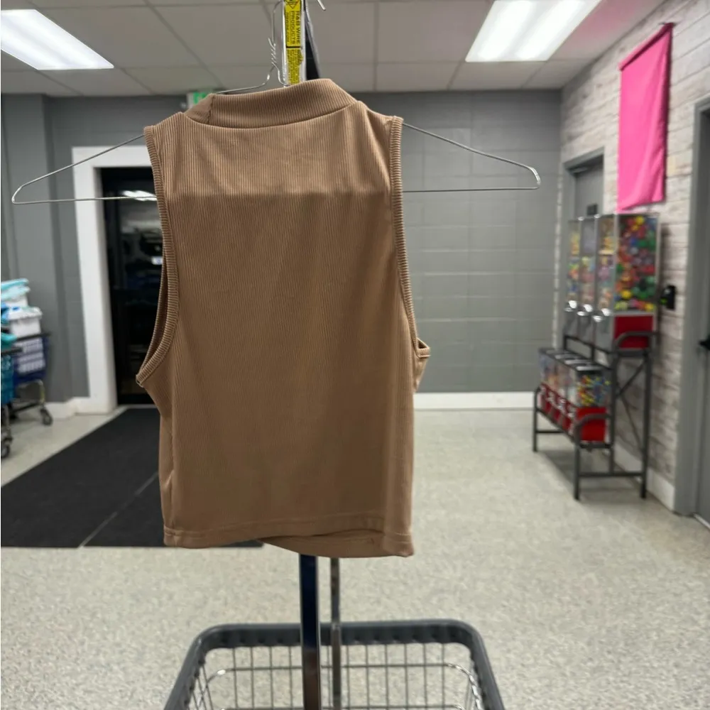 SHEIN Brown Boxy Muscle Tee Crop Top - Image 2