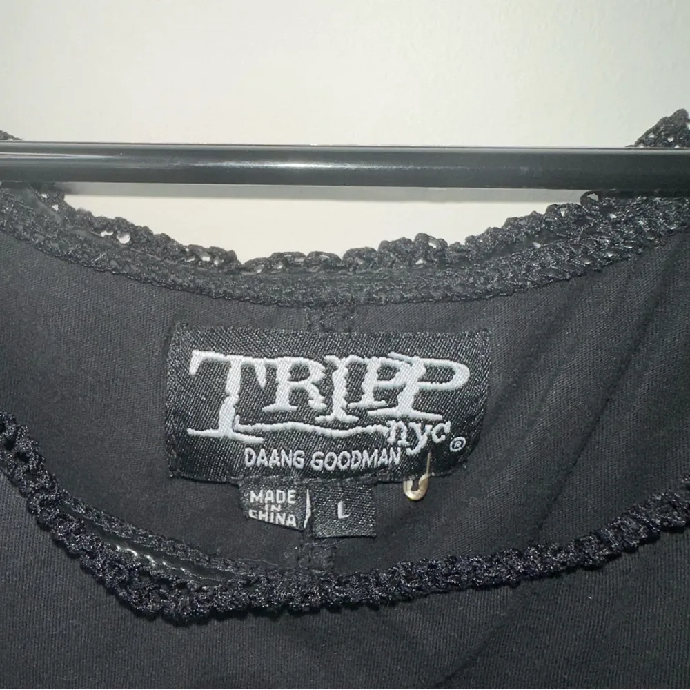 Y2K Tripp Black Zipper Fishnet Sleeve Top - Image 4