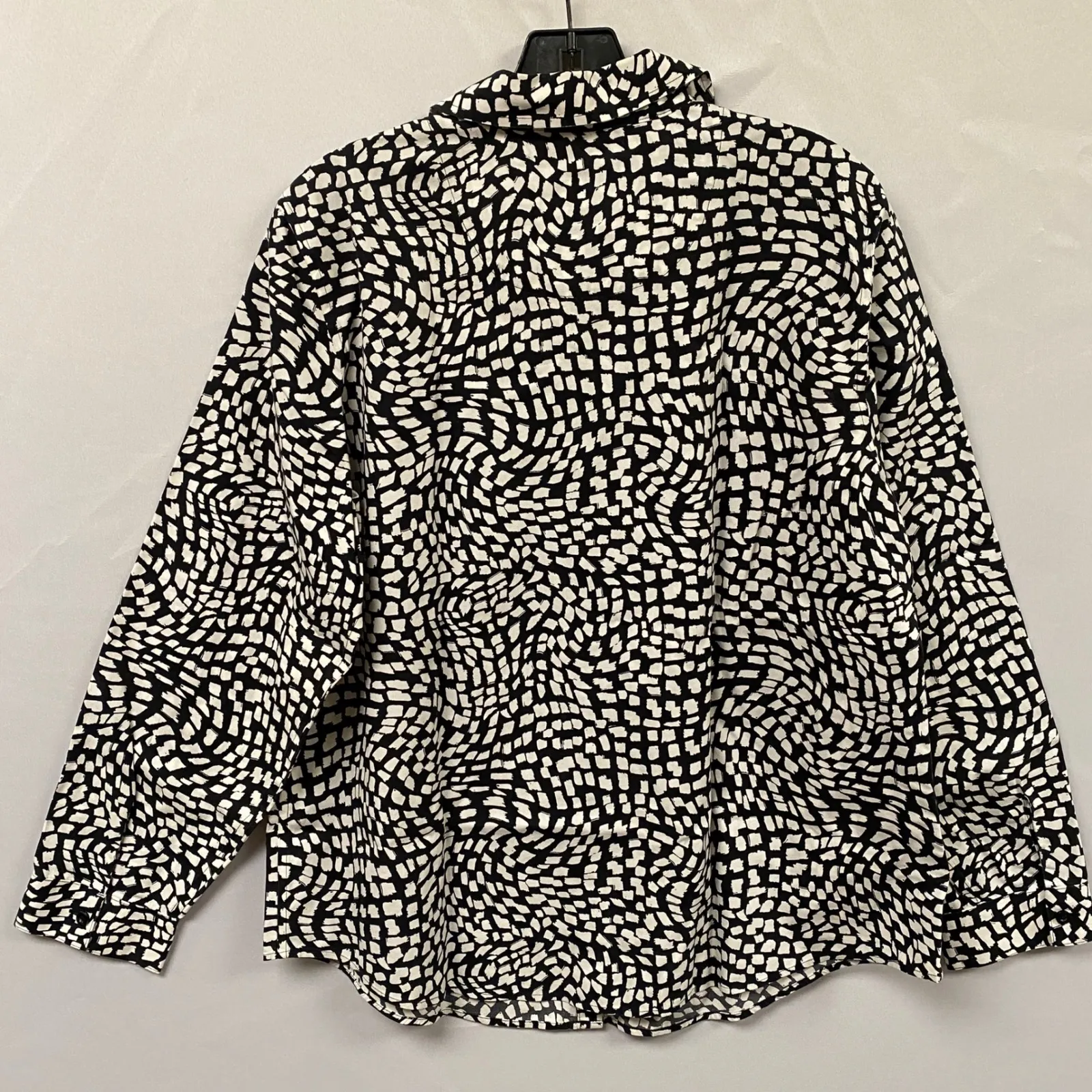Chico's Black White Abstract Print Career Clean Shirt Women Size 2.5 Office Work - Image 8