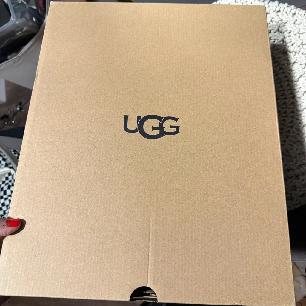 • UGG • Classic Tall II Boots - Chestnut - Image 7