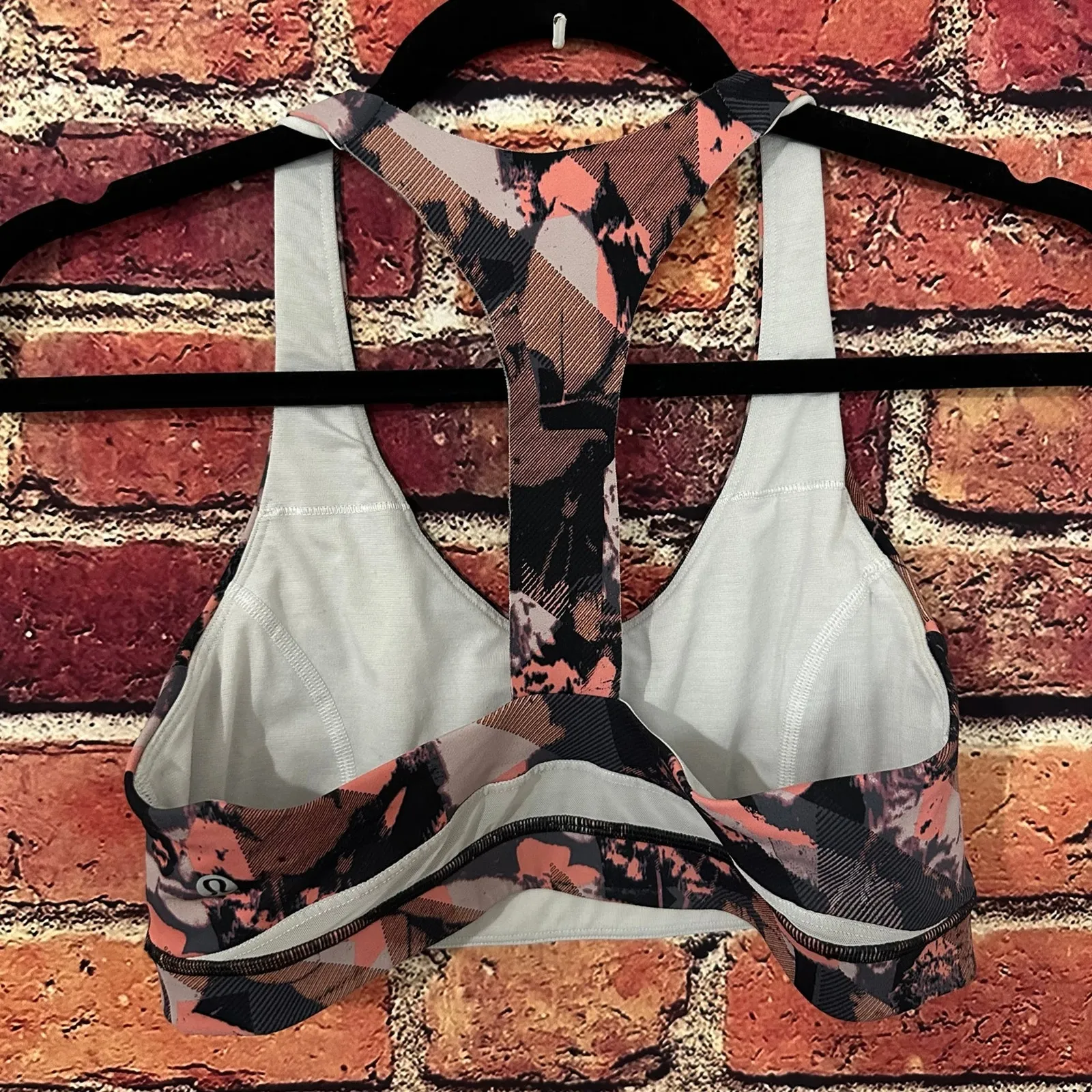 lululemon sports bra size 8 - Image 3