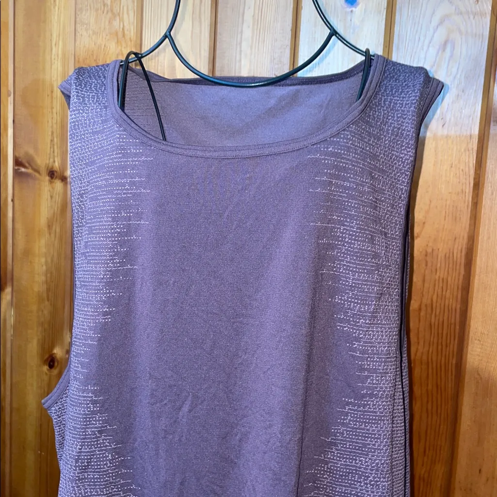 Women's Purple Sleeveless Top under armor flowy light weight tank top Sm/MD - Image 3