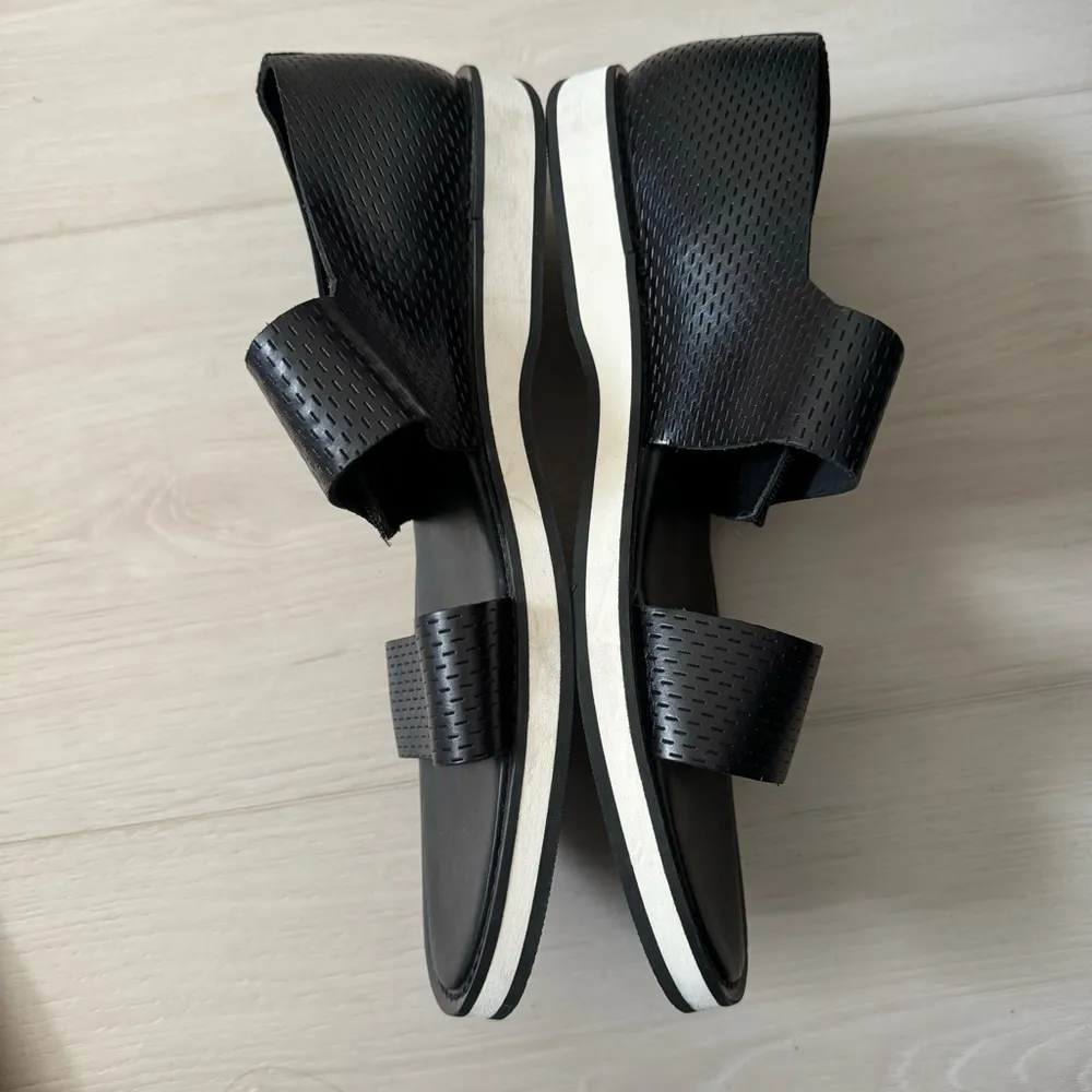 COS  Perforated Sandals - Image 4