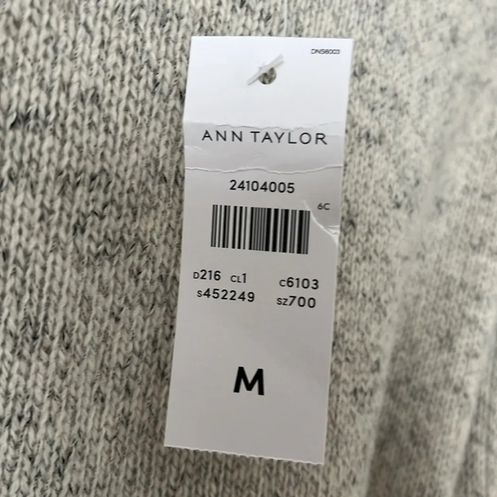 Ann Taylor tie sweater dress in size Medium - Image 8