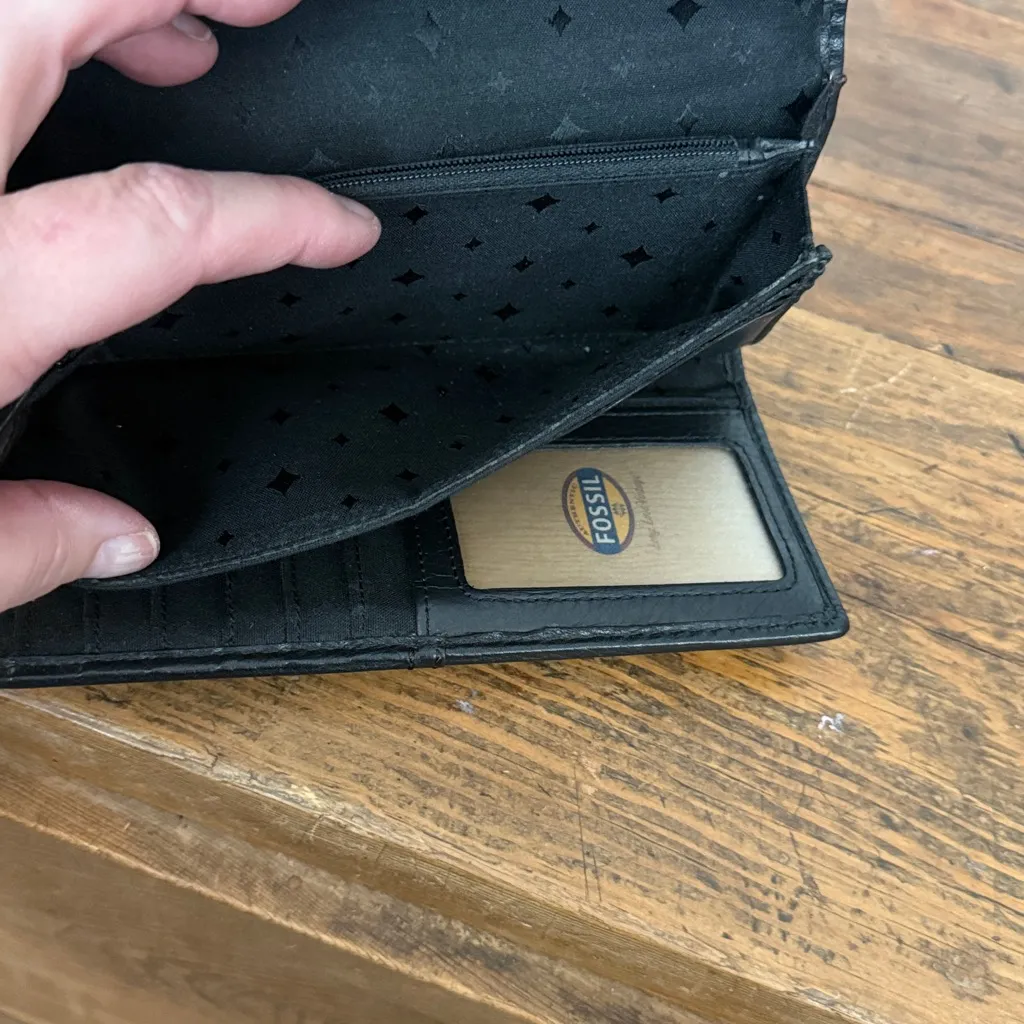 Fossil Black Pebbled Leather Vintage Maddox Classic Key Hole Wallet - Image 6