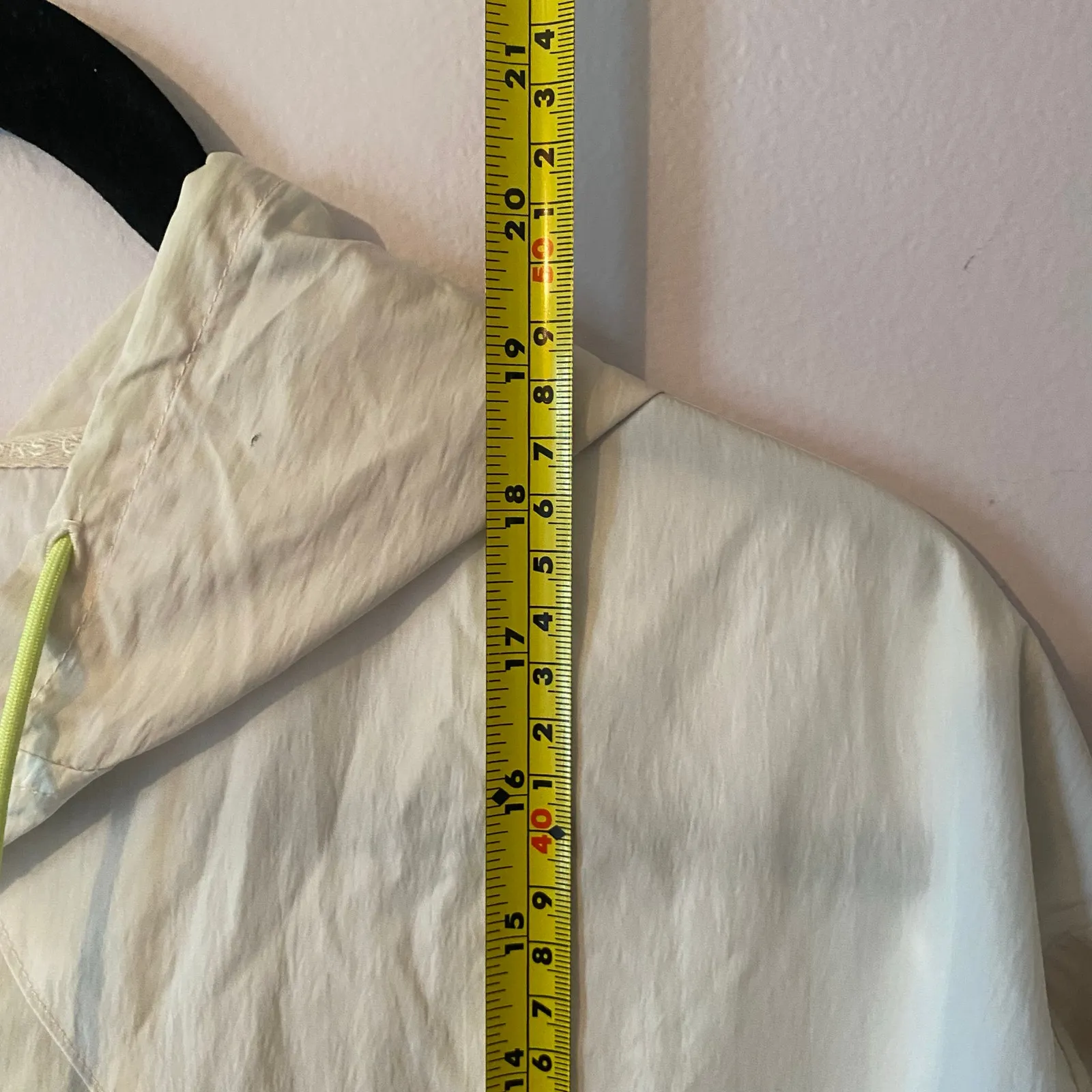 Offline Aerie Cream Cropped Windbreaker Jacket Transitional Women's size Small - Image 7