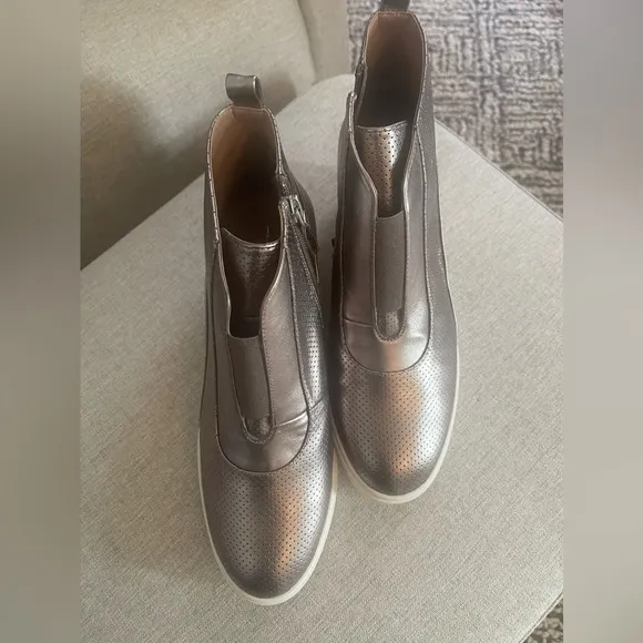 Linea Paolo Women’s Anna Wedge Sneaker Shoes - Image 2