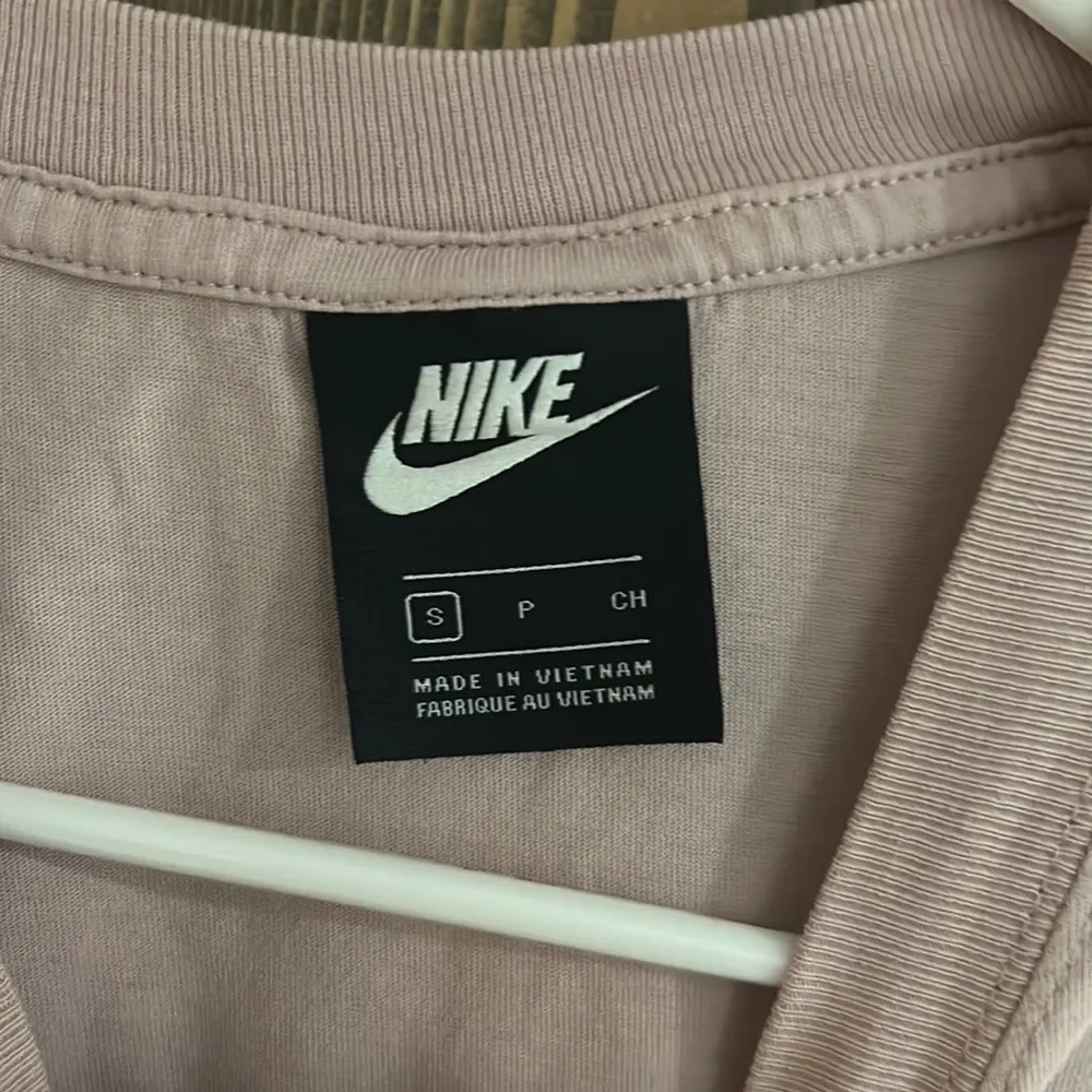 Nike women’s essentials boyfriend tee - Image 3