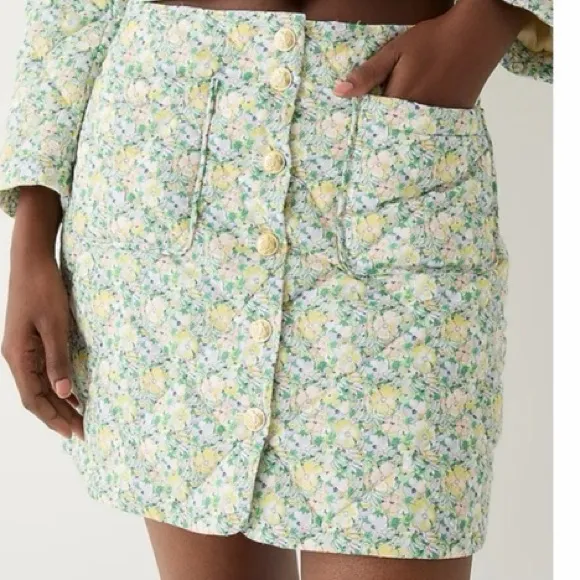 J. Crew Limited edition quilted button-front skirt in Liberty fabric size 6 - Image 2