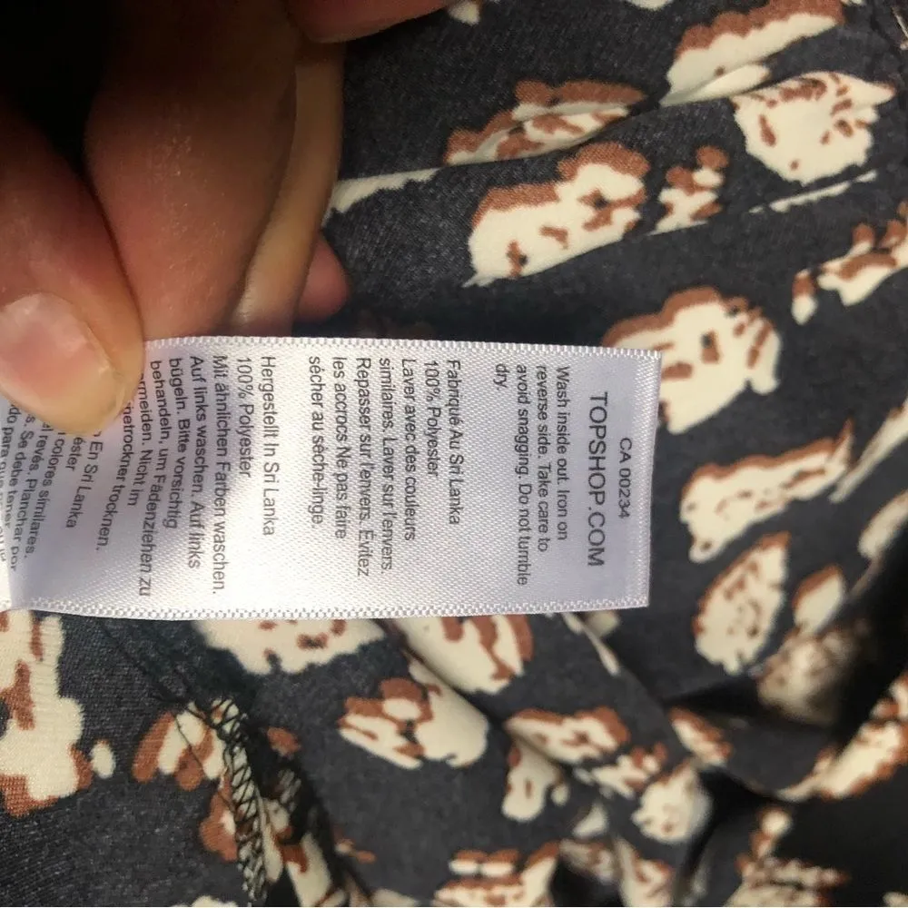 Long Sleeve floral button down - Image 4