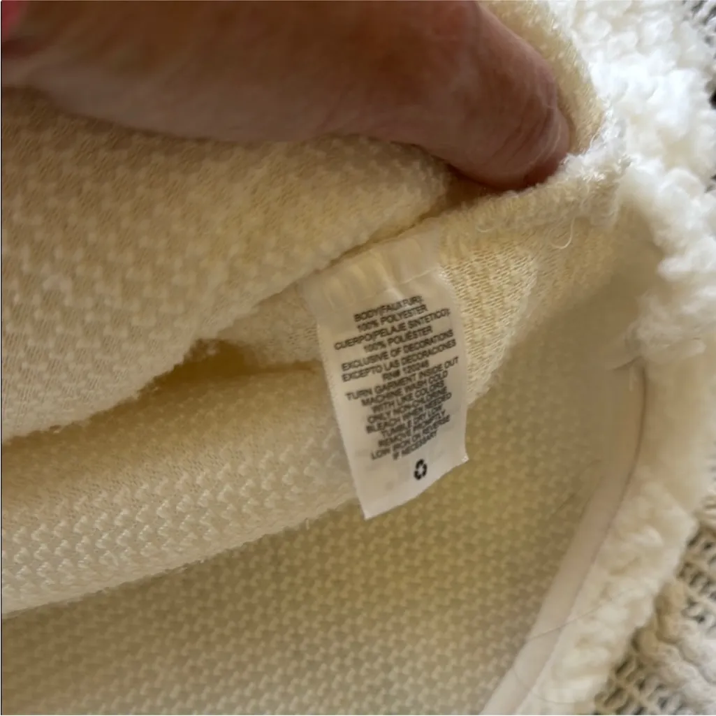 Wallflower Cozy White Sherpa Half - Image 8