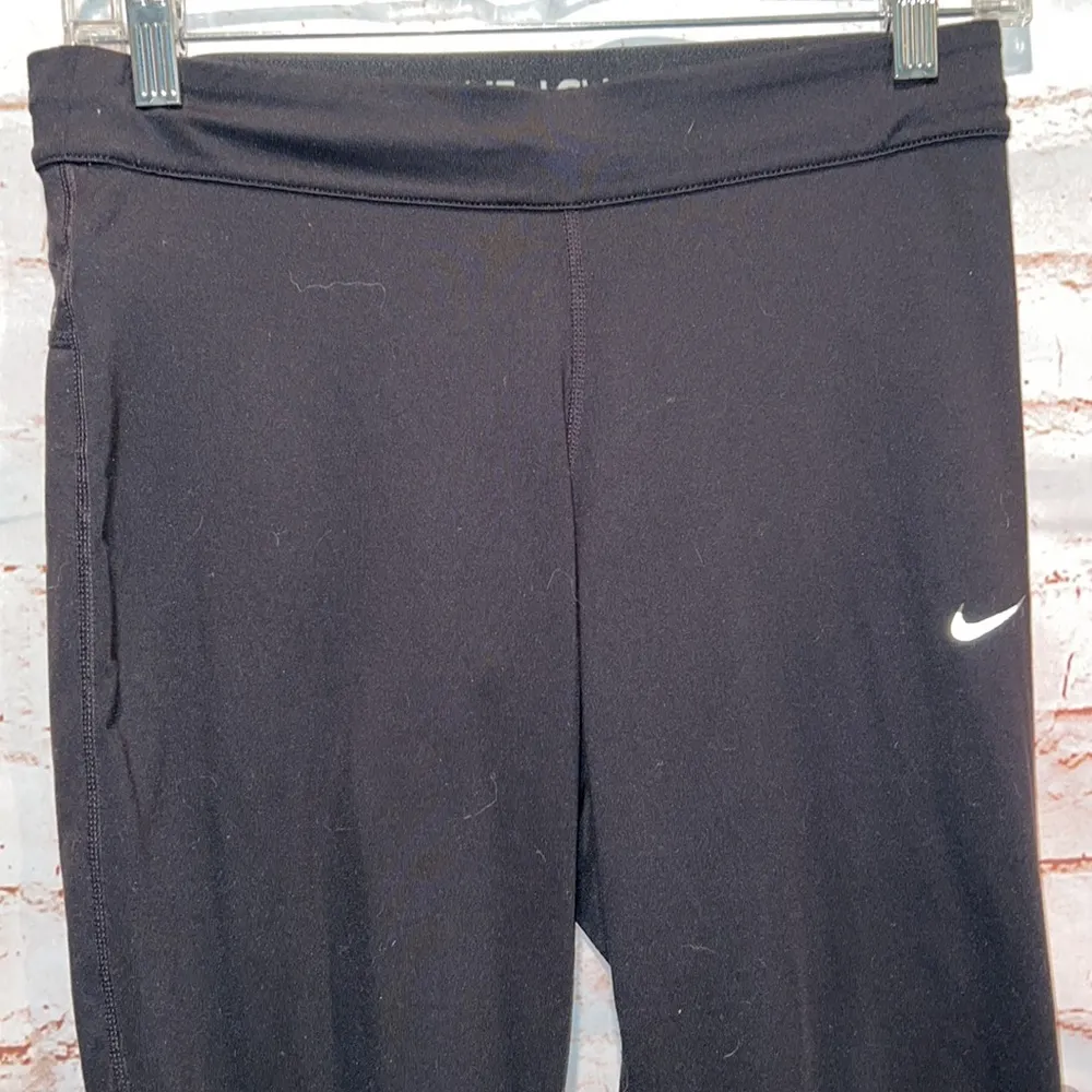 Nike  dri fit relay crop tights capri black running active medium training - Image 2