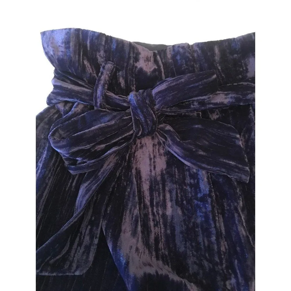 topshop ladies deep crushed purple velvet zip up shorts size small - Image 4