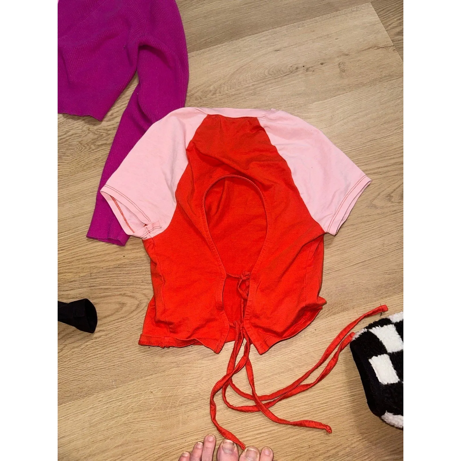 Urban outfitters graphic cropped tee - Image 4