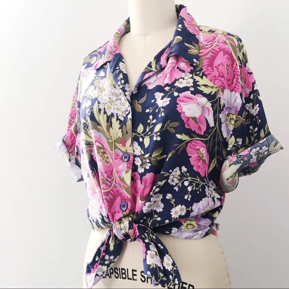 vintage • 80s floral button down blouse shirt short sleeve pink navy print Size M - Image 2
