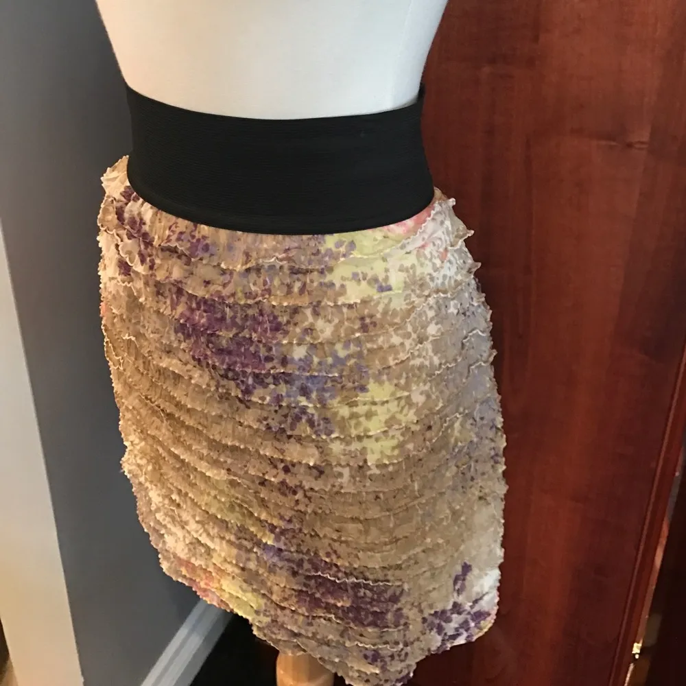 BANDED TIERED SKIRT - Image 4