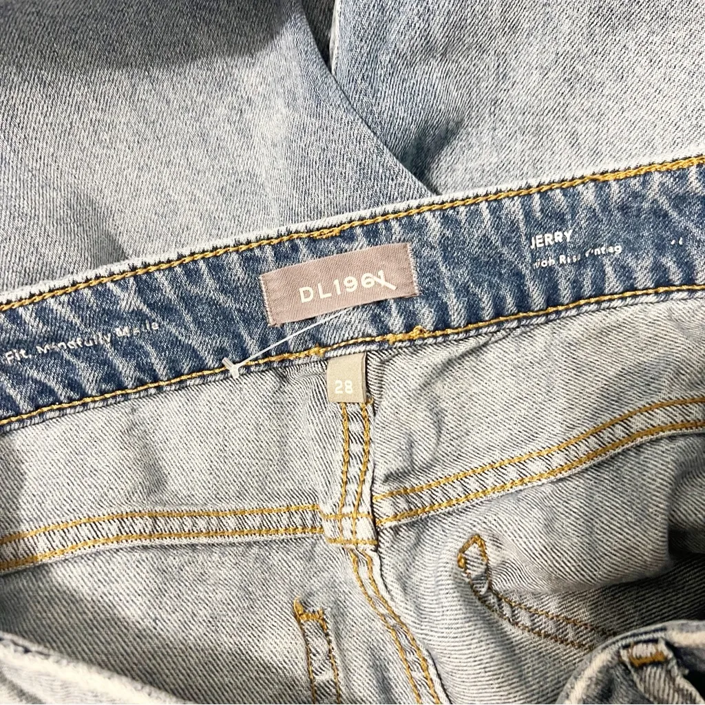 DL1961 Jerry High Rise Vintage Straight Hawthorne Jeans Women's Size 28 - Image 3