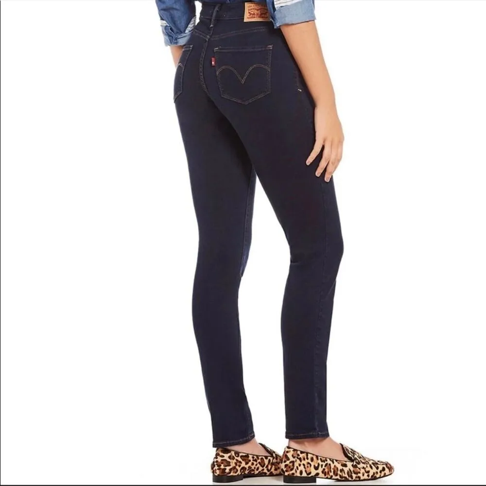Levi’s Women's 9" Mid Rise Skinny Dark Wash Ankle Stretch Jeans Size 8 - Image 2