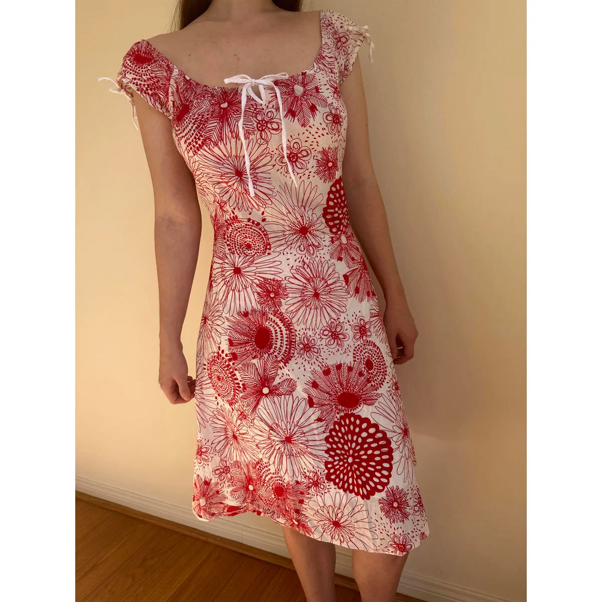 Red and White Vintage Floral Paisley Milkmaid Dress Size L - Image 4