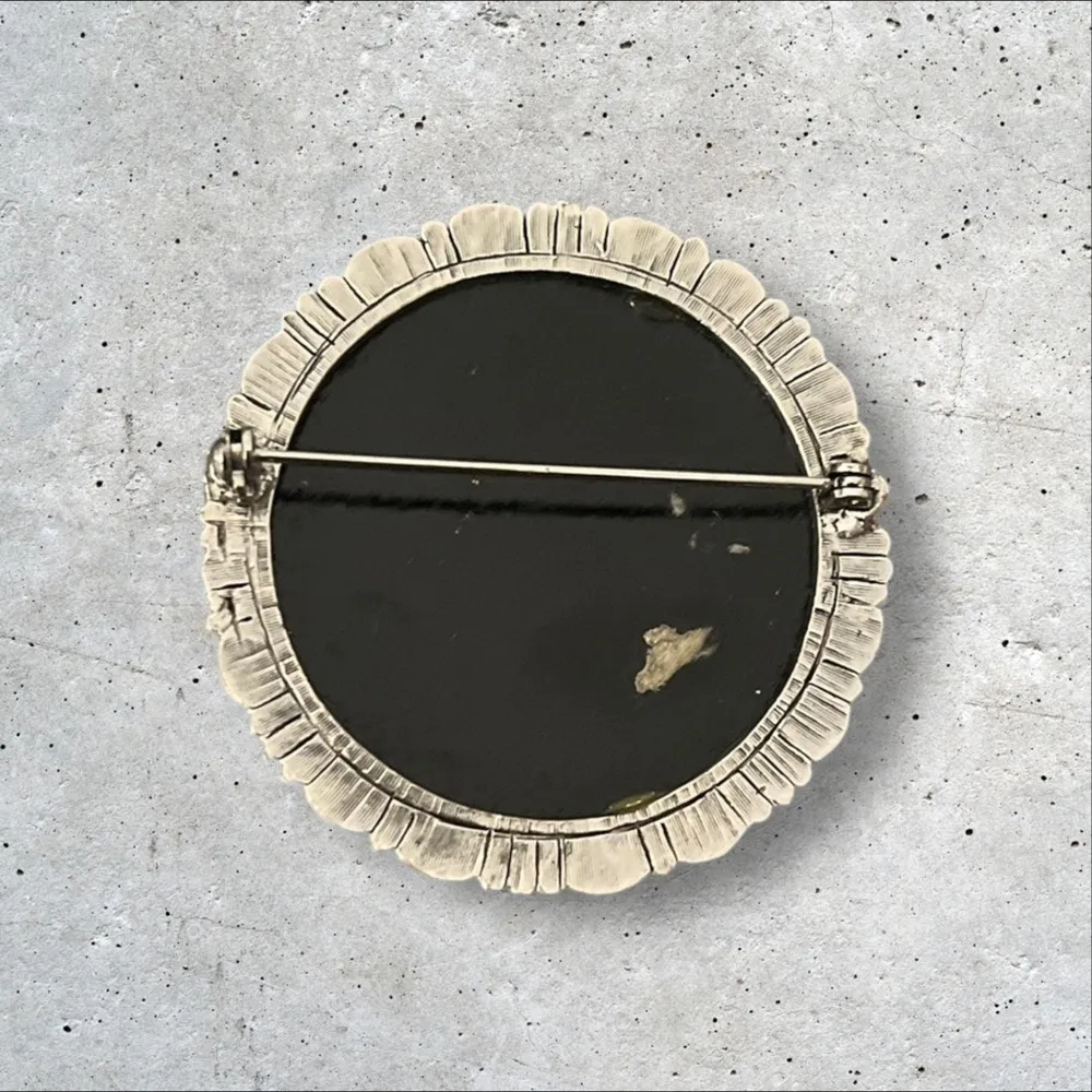 Vintage Victorian Style Raised Cameo Woman Cherubs Angels Brooch Pin Garden Gray - Image 8