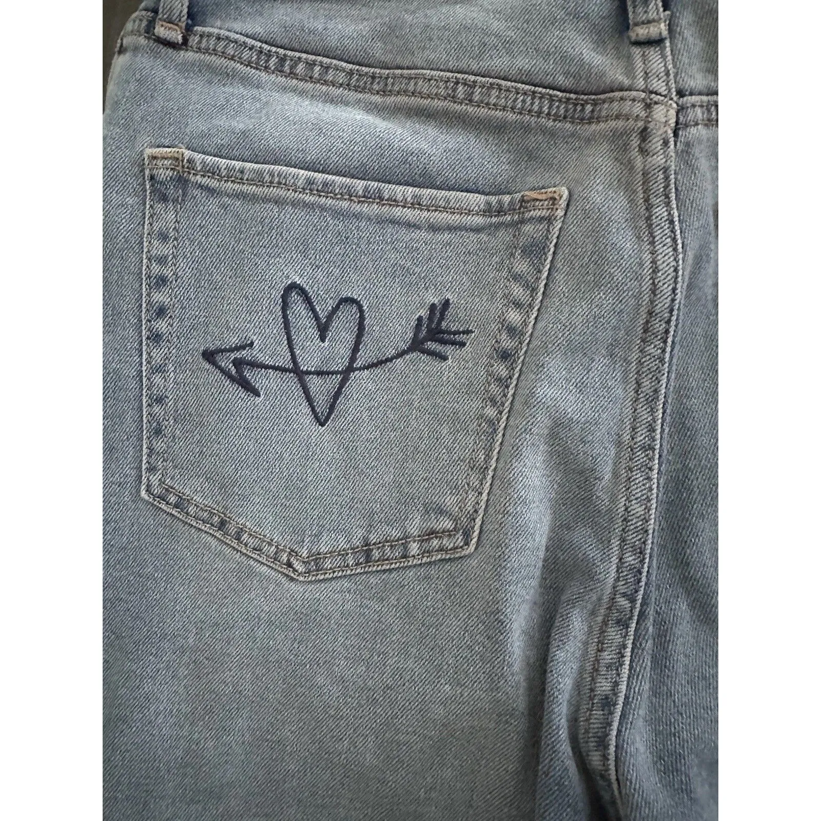 Hollister Women Ultra High Rise Dad Jean 29/31 9R Embroidery Flower‎ Hippie 70s - Image 8