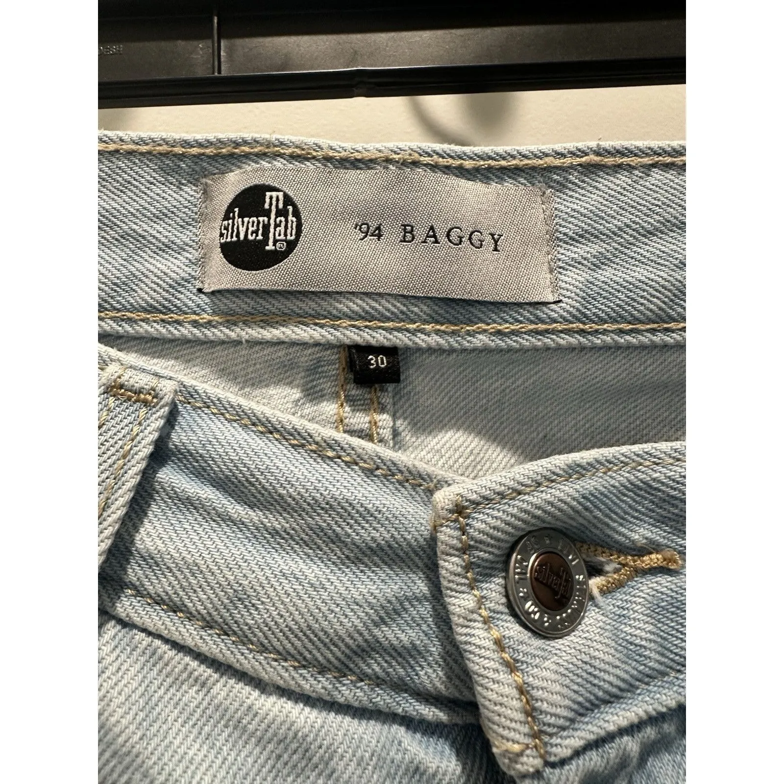 Levi’s Silver Tab 94 Baggy Jean Women Sz 30x31 Distressed Denim Box A - Image 3