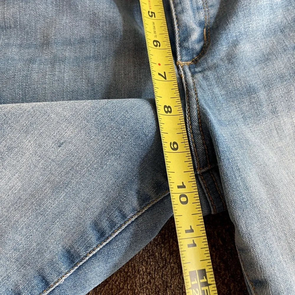 Universal Threads Women's Size 12/31R Daisy Dukes Bermuda Medium Denim Shorts - Image 7