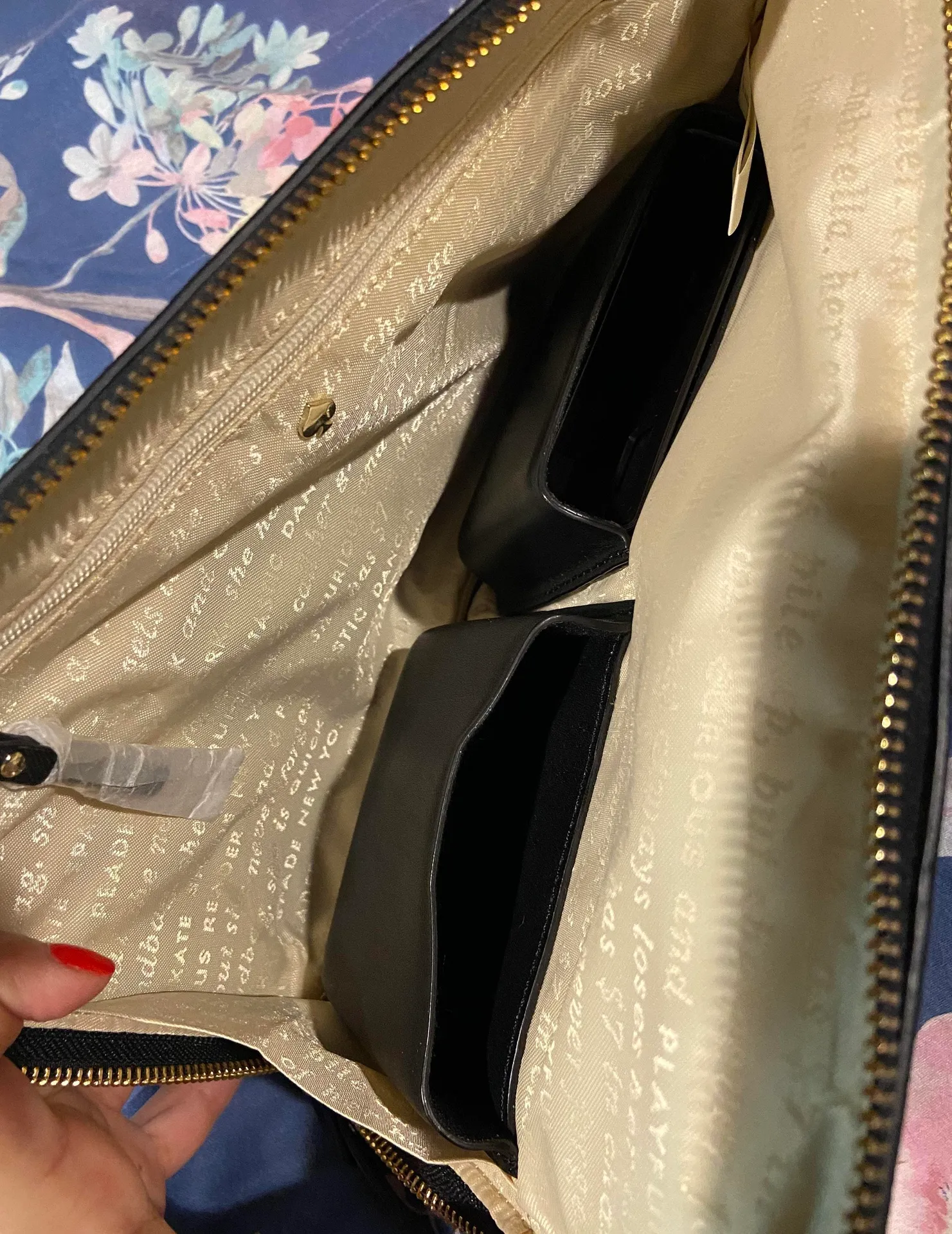 Kate Spade Charging Purse - Image 5