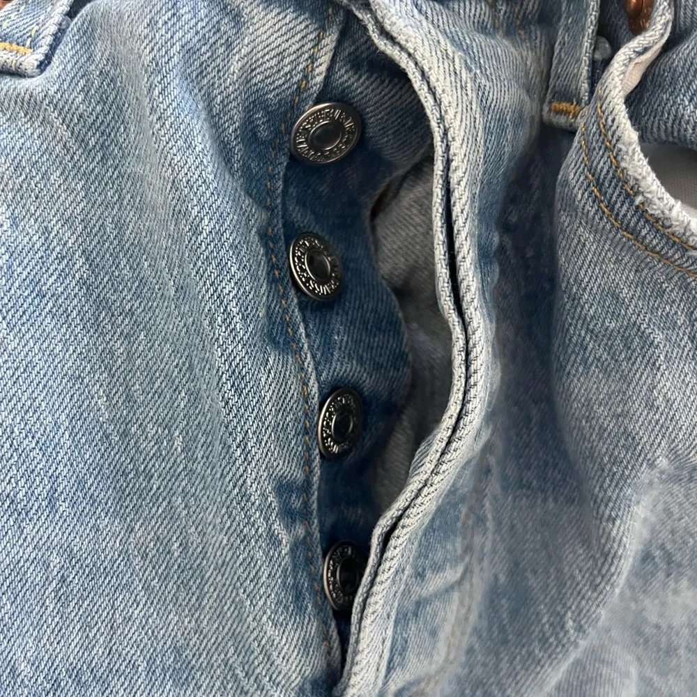 501 Mid Wash Straight Legged Women’s Jeans with Button Up Fly - Image 8