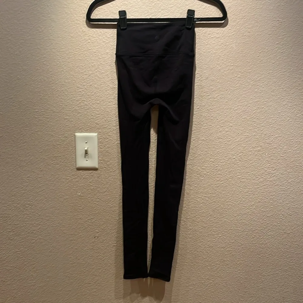 Lululemon Women’s Black Leggings Size 2 Mesh or Dot hole pattern on legs - Image 7