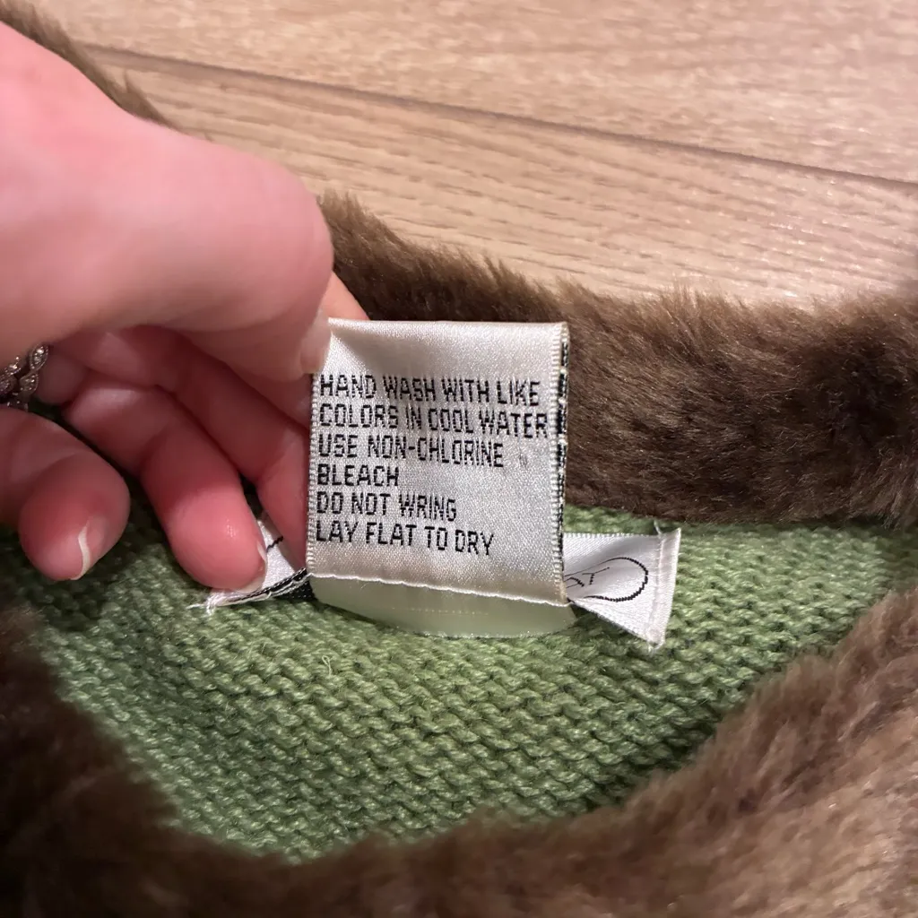 Vintage Mandal Bay Ramie Faux Fur Santa Christmas Novelty Sweater Size XL Green - Image 5