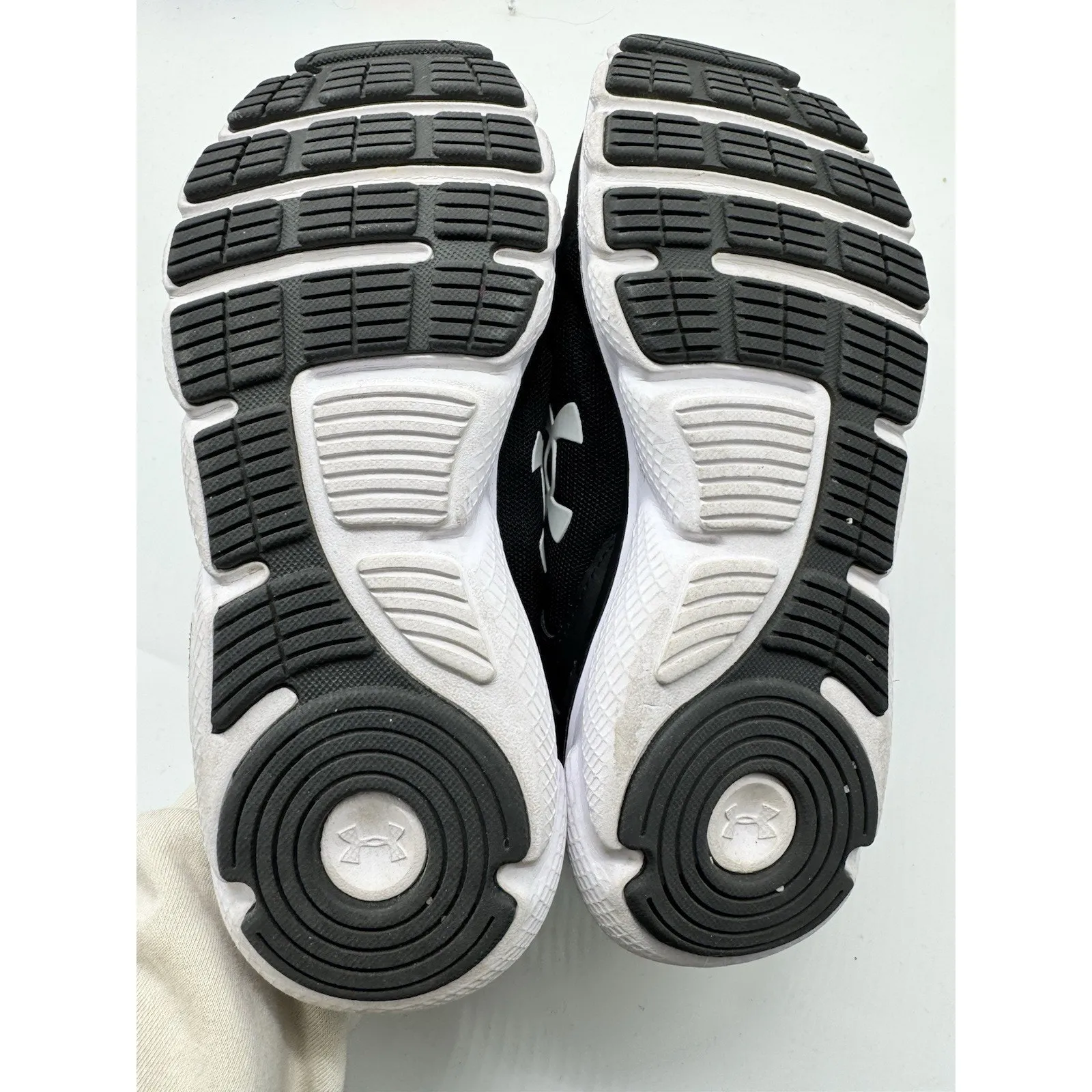 Under Armour Charged Assert 10 Black Running Shoes Women’s Size 8 Sneakers - Image 9