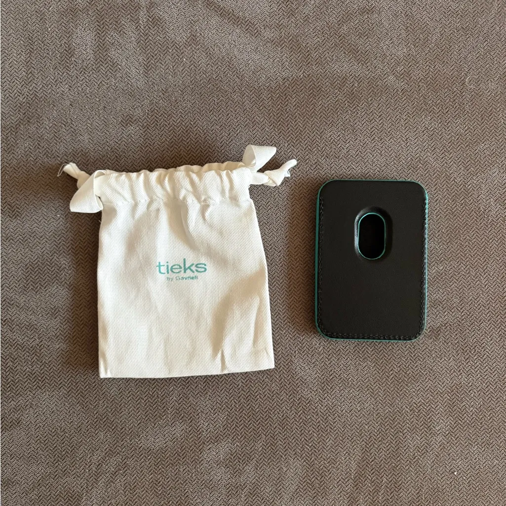 NWT Tieks Black Leather Card Holder MagSafe - Image 2