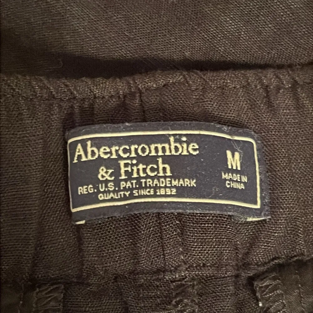 Abercrombie and Fitch Wide Leg Drawstring Cropped Linen Pants - Image 4