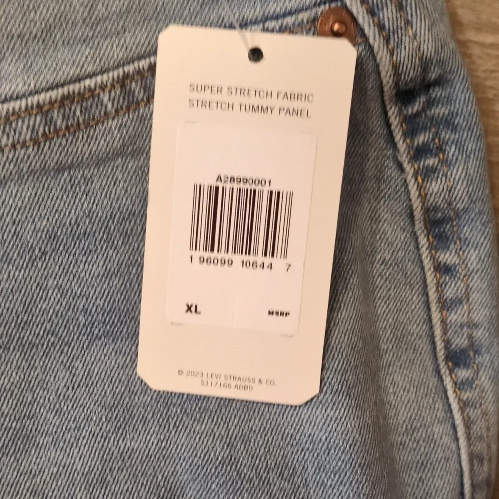 Levi's Gold Signature Boyfriend Maternity Jeans Size XL - Image 4