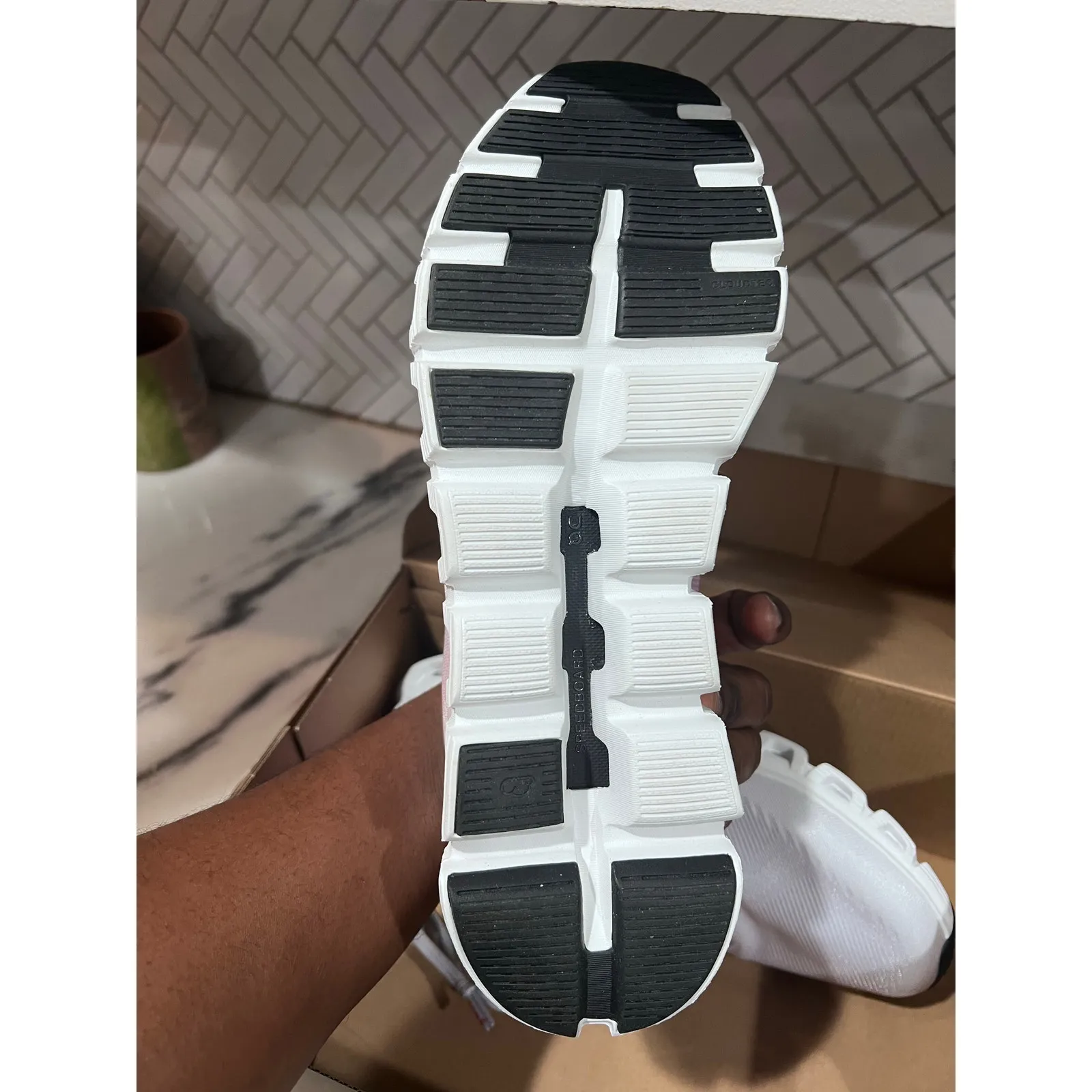 On Running The Roger Pro 2 Tennis Shoes White Flame Size 8W New Box - Image 2