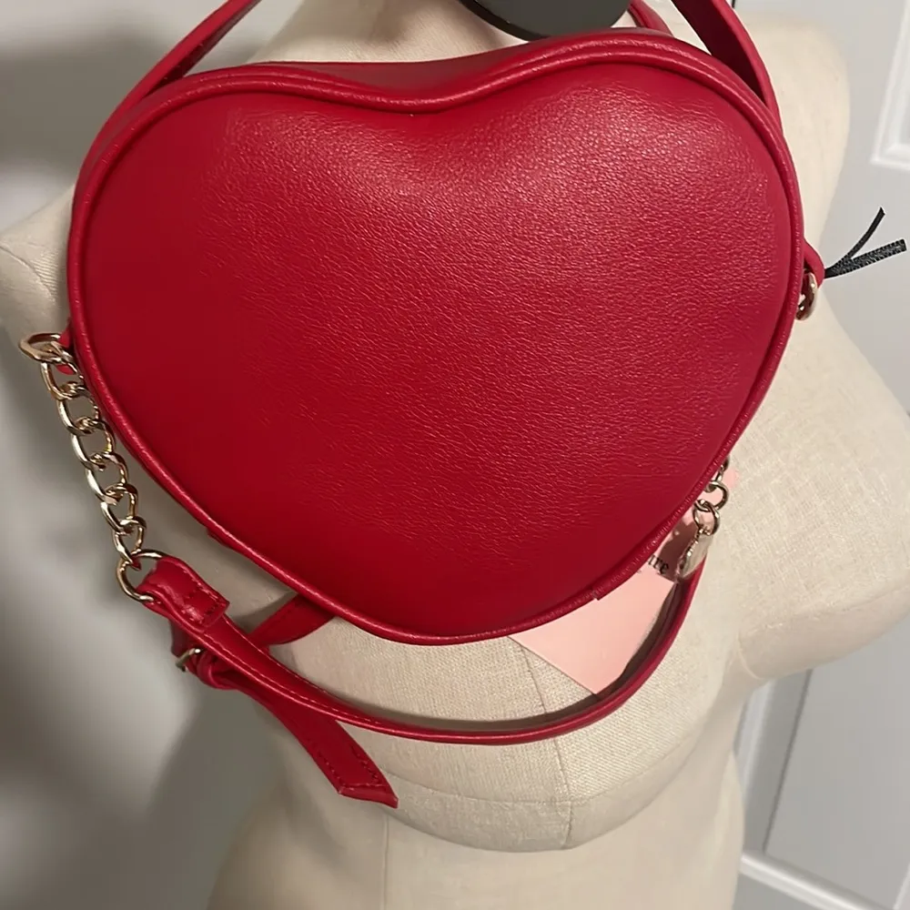 Juicy Couture bag Cool Red Heart Shaped Only You Crossbody New size small - Image 4