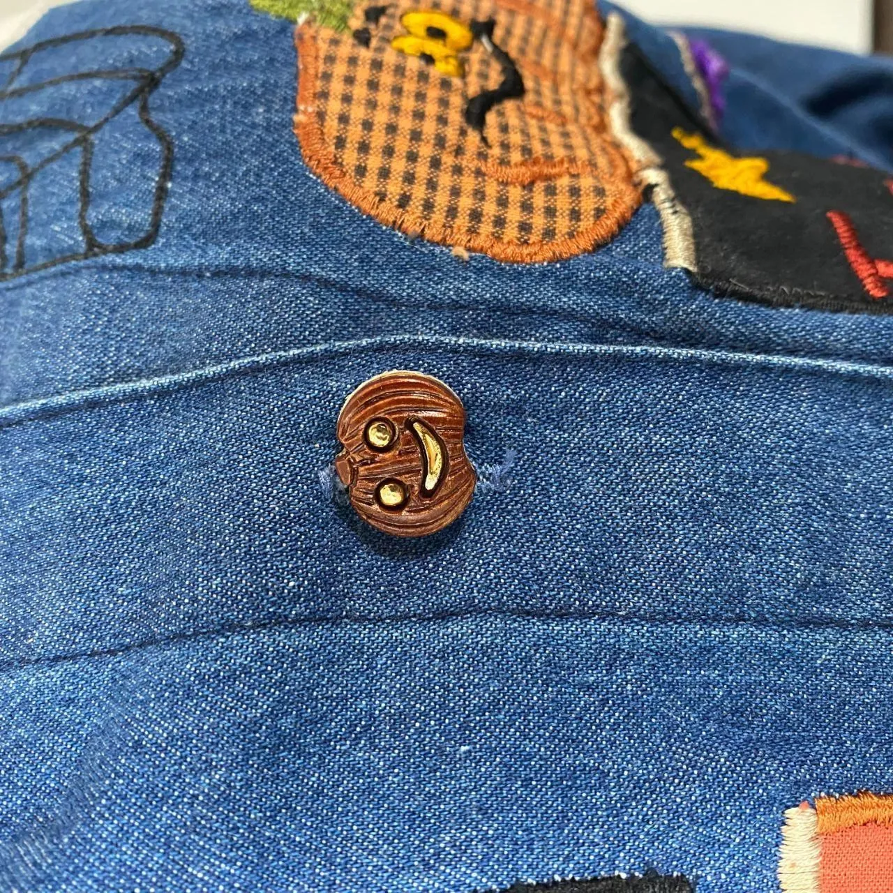 TanTrums 100% cotton Nostalgia Vintage Halloween Embroidered Denim Button Up S Blue - Image 6